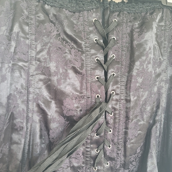 Black Corset - Picture 8 of 14